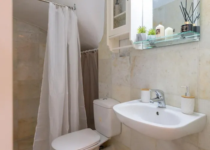 Sunrise Serenity Near * 安倍拉斯